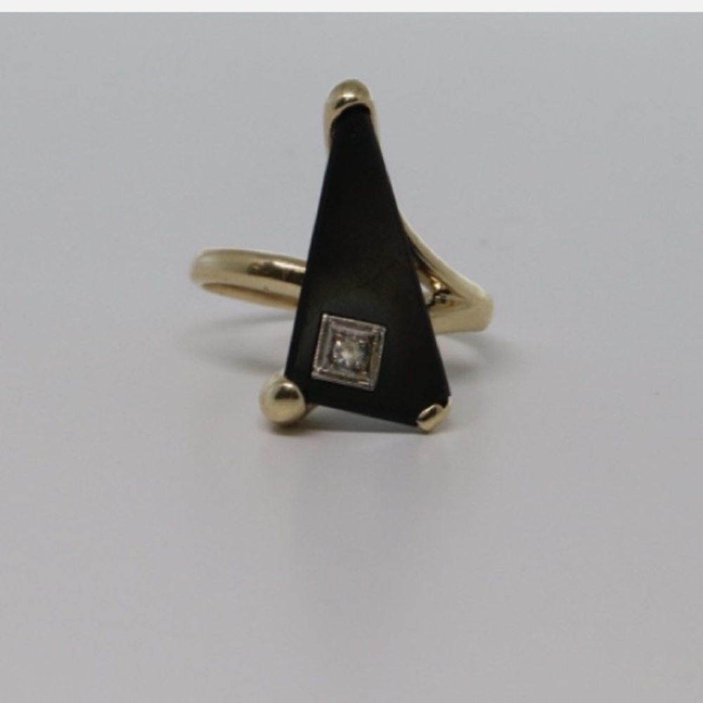 Yellow Gold Onyx and Diamond Ring